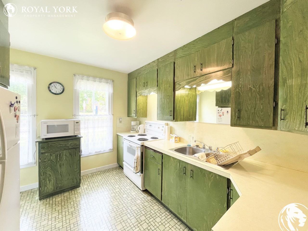 98 Mill St #1 - Photo 2 of 35