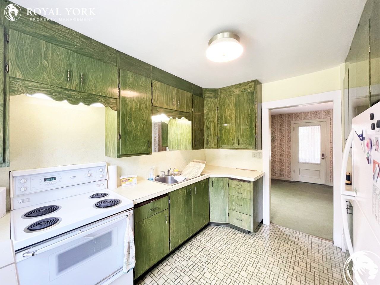 98 Mill St #1 - Photo 3 of 35