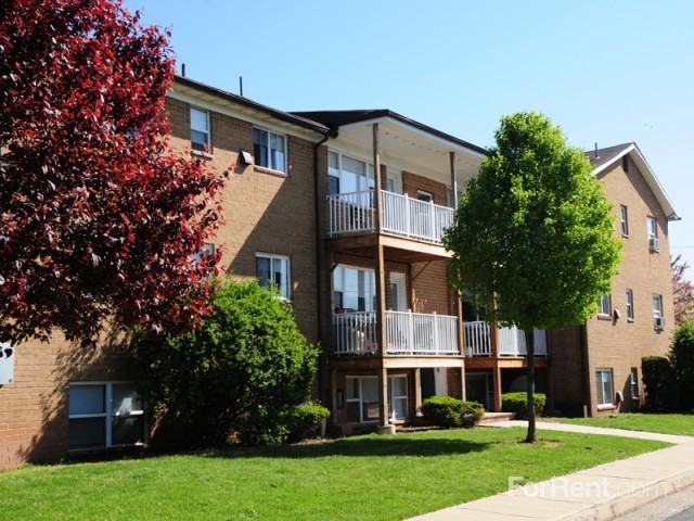 Trafalgar Gardens - Photo 2 of 10