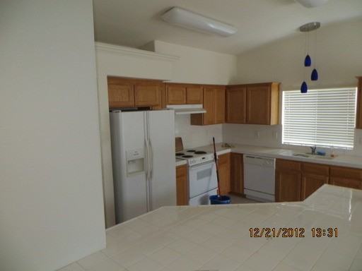 5652 W Floradora Ave - Photo 3 of 14