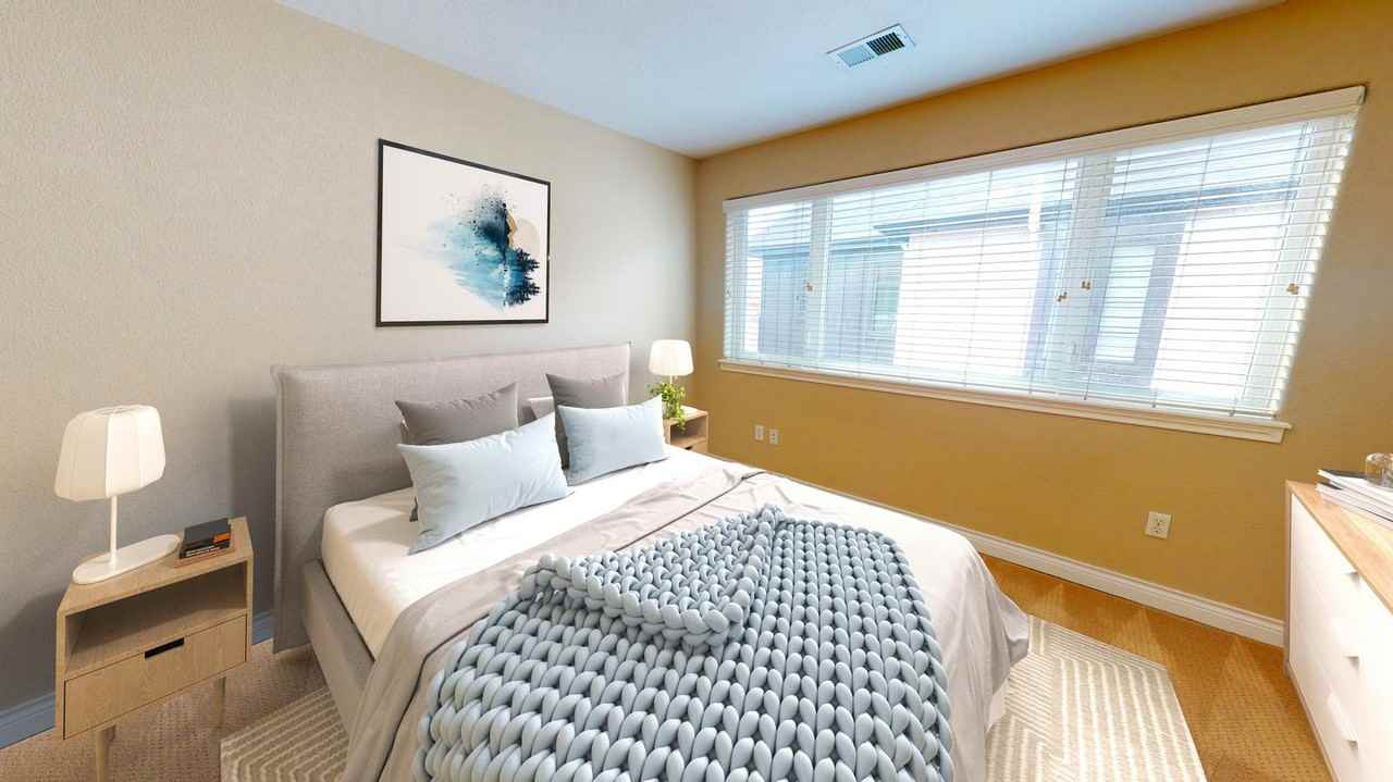Modern & spacious Platt Park home near Pearl St - Photo 7 of 25