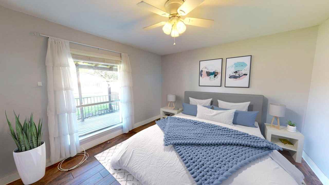 Stunning Cedar Park home with fully fenced backyard - Photo 6 of 26