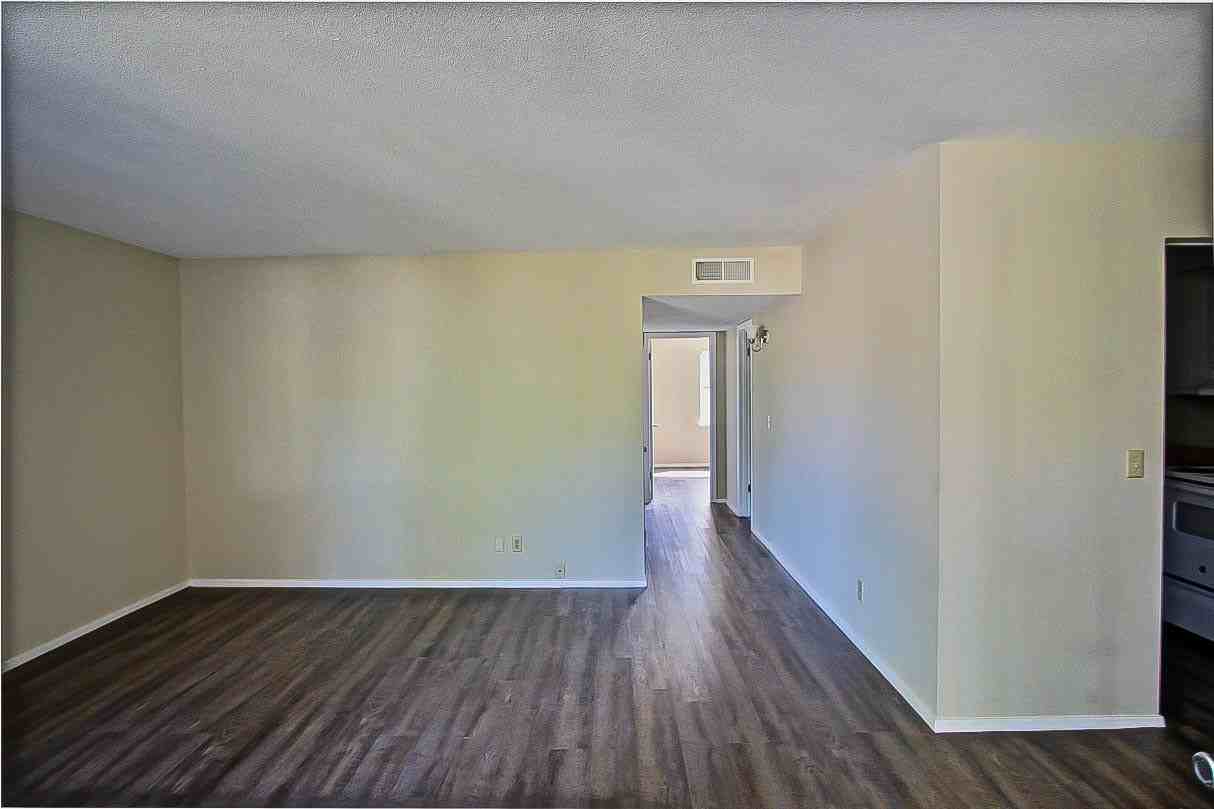 240 Harmon Ave #212 - Photo 4 of 30