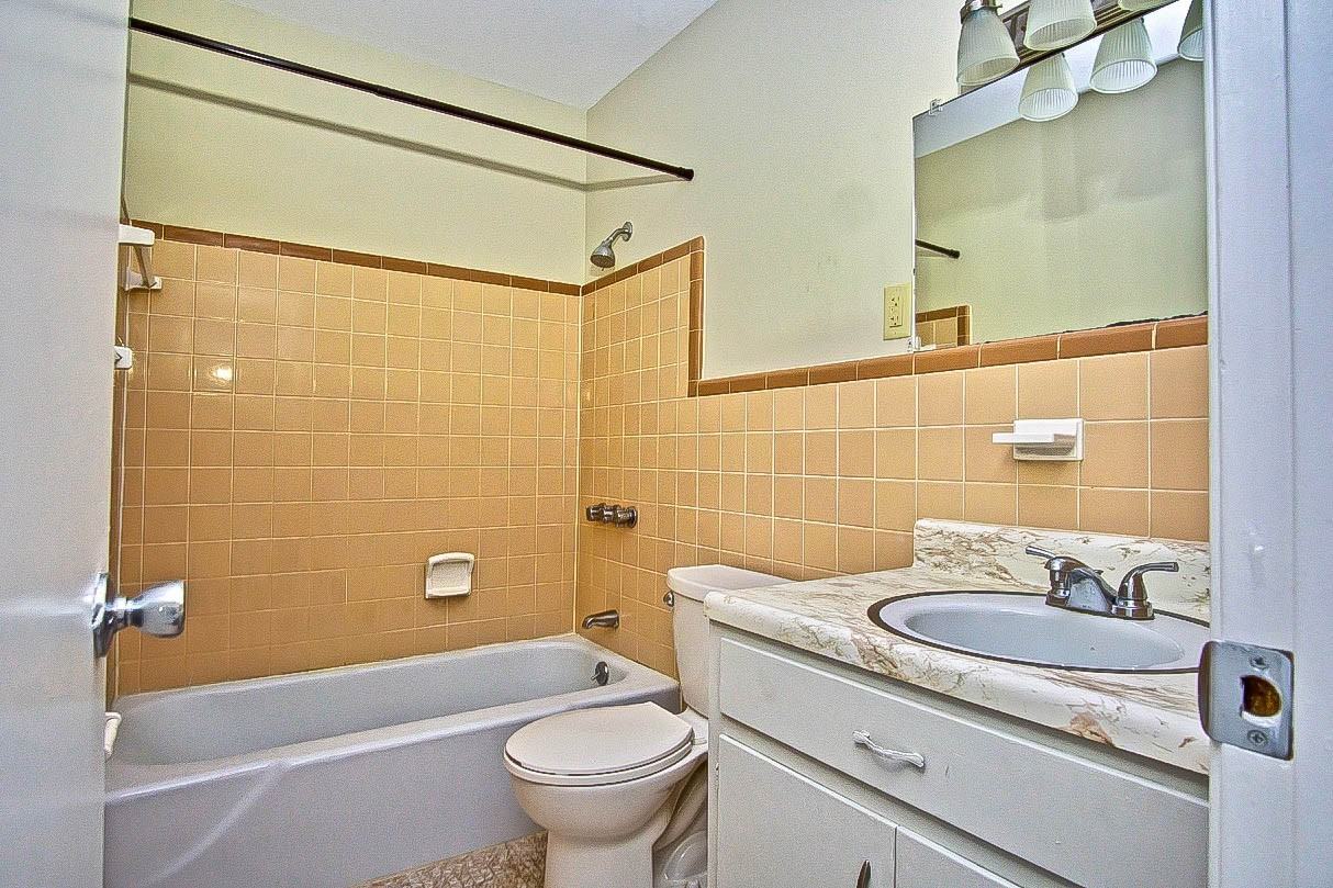 240 Harmon Ave #212 - Photo 7 of 30