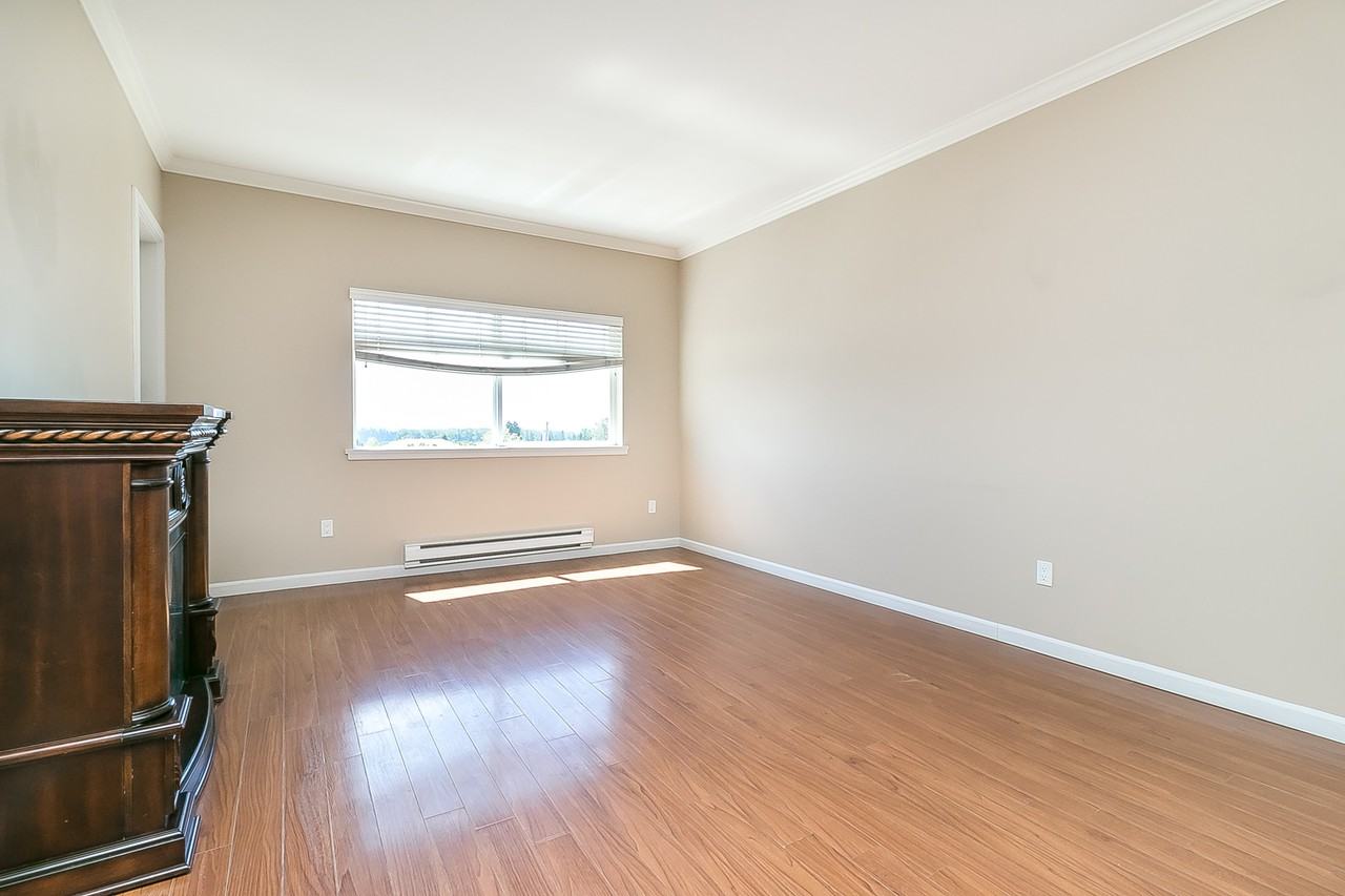 22363 Selkirk Avenue #407 - Photo 4 of 24