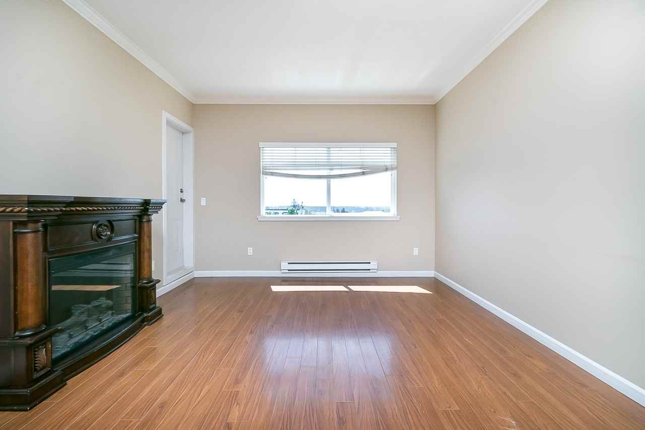 22363 Selkirk Avenue #407 - Photo 5 of 24