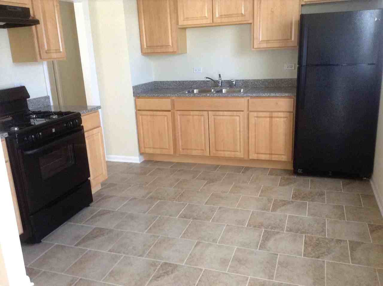 714 Circle Dr - Photo 3 of 13