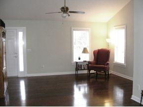 707 E Main St - Photo 3 of 9