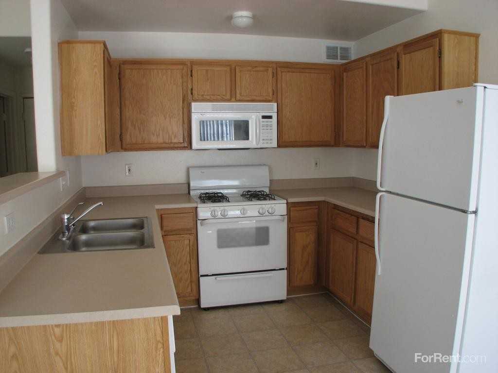 Hillcrest Townhomes - Photo 3 of 12