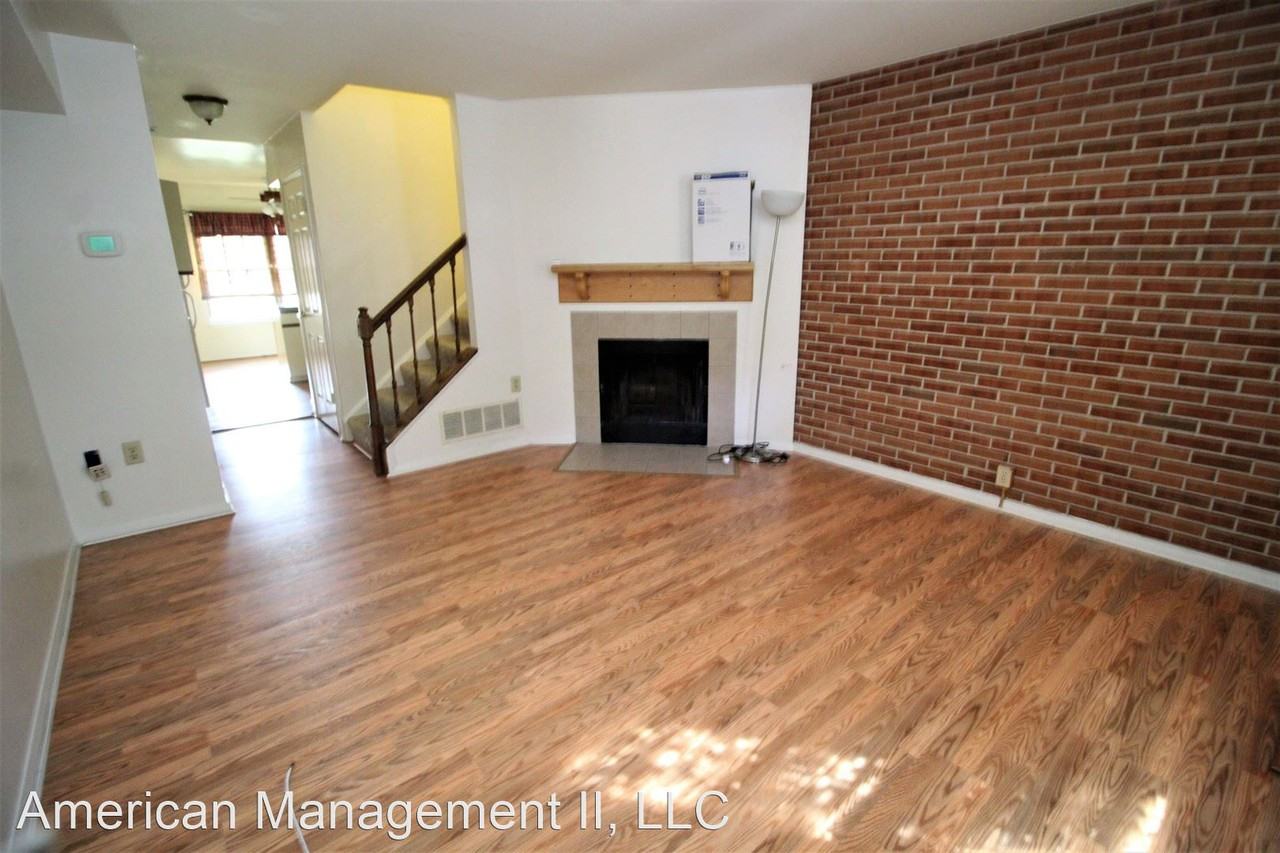 109 N Ann St - Photo 3 of 31