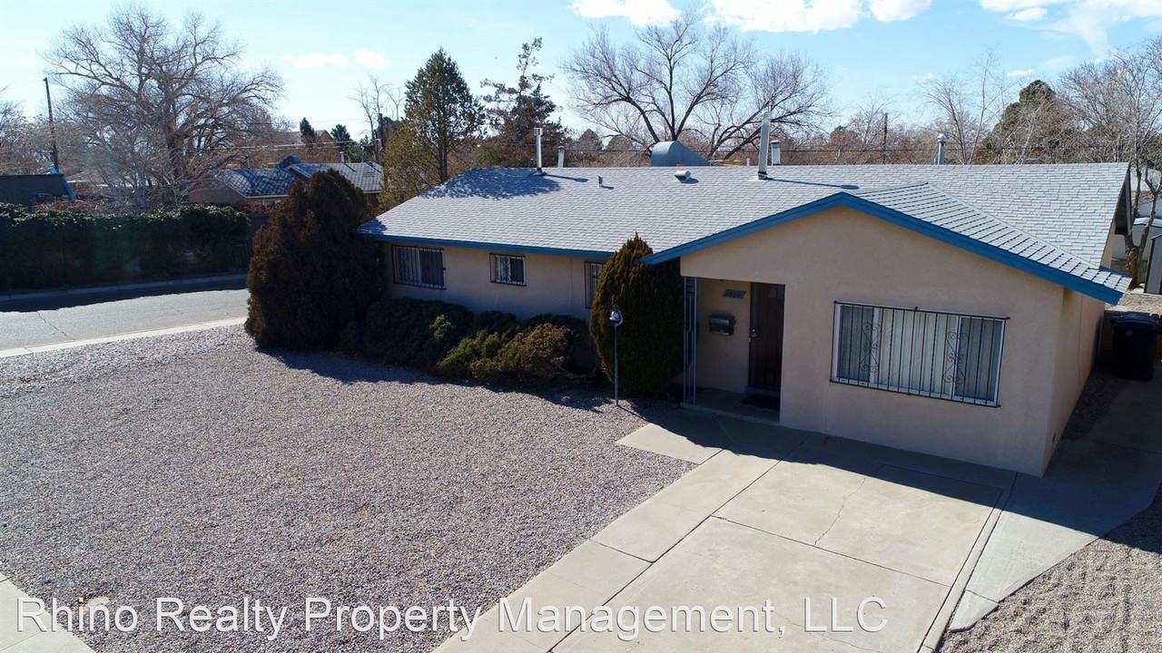 1501 Altez St Ne - Photo 2 of 32