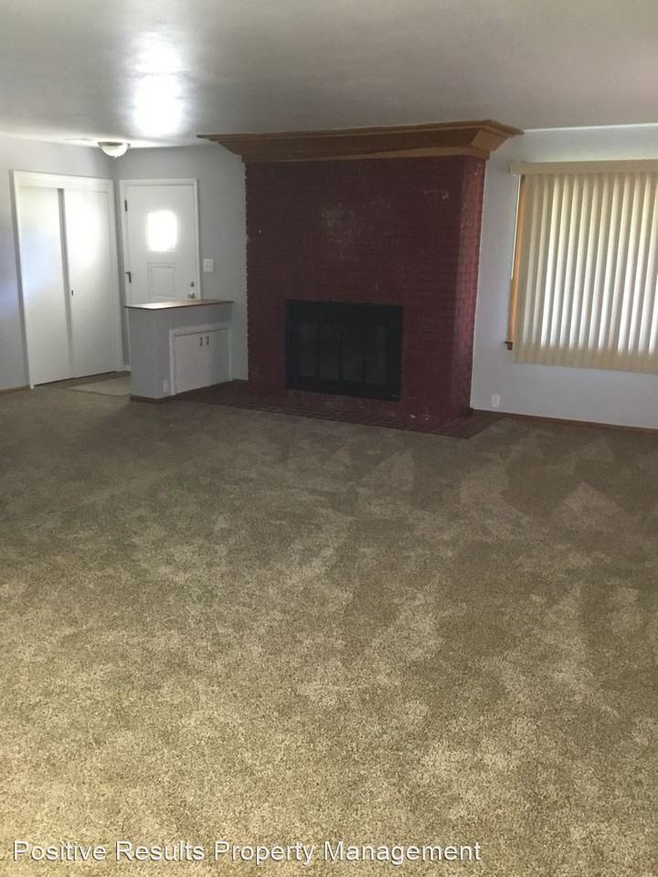 2040 Hillside Dr - Photo 2 of 19