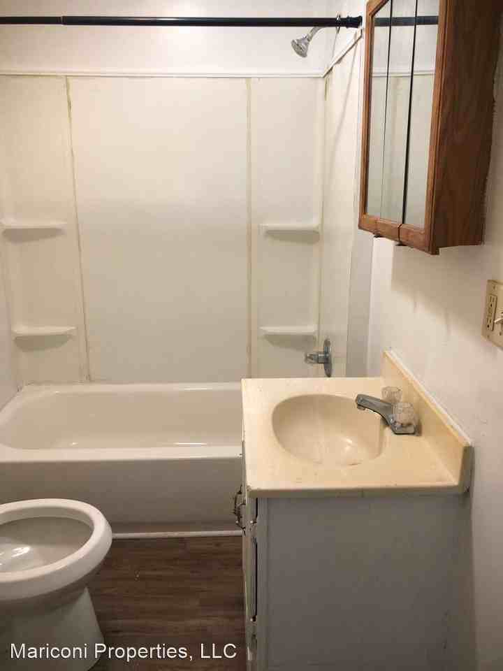 983 Riley Ave - Photo 2 of 5