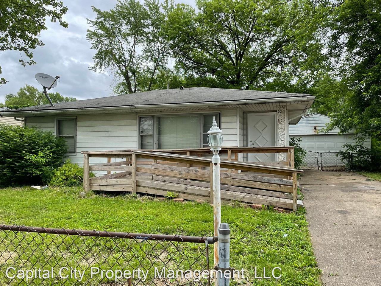 904 S 23rd St - Photo 2 of 17