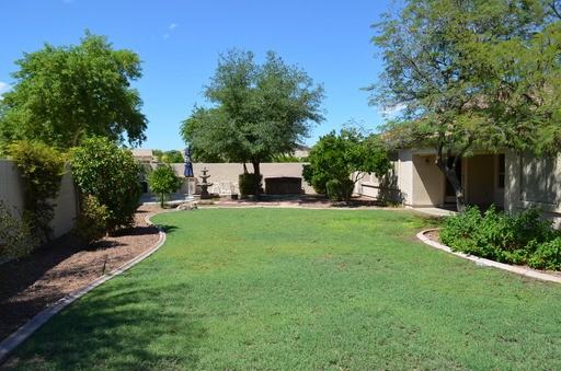 3027 E Hope St - Photo 3 of 19