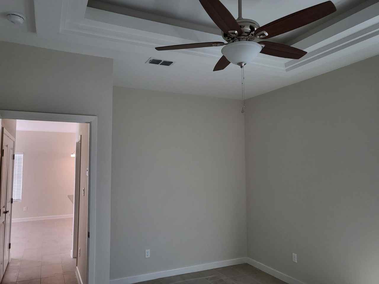 1037 French Ave - Photo 2 of 20