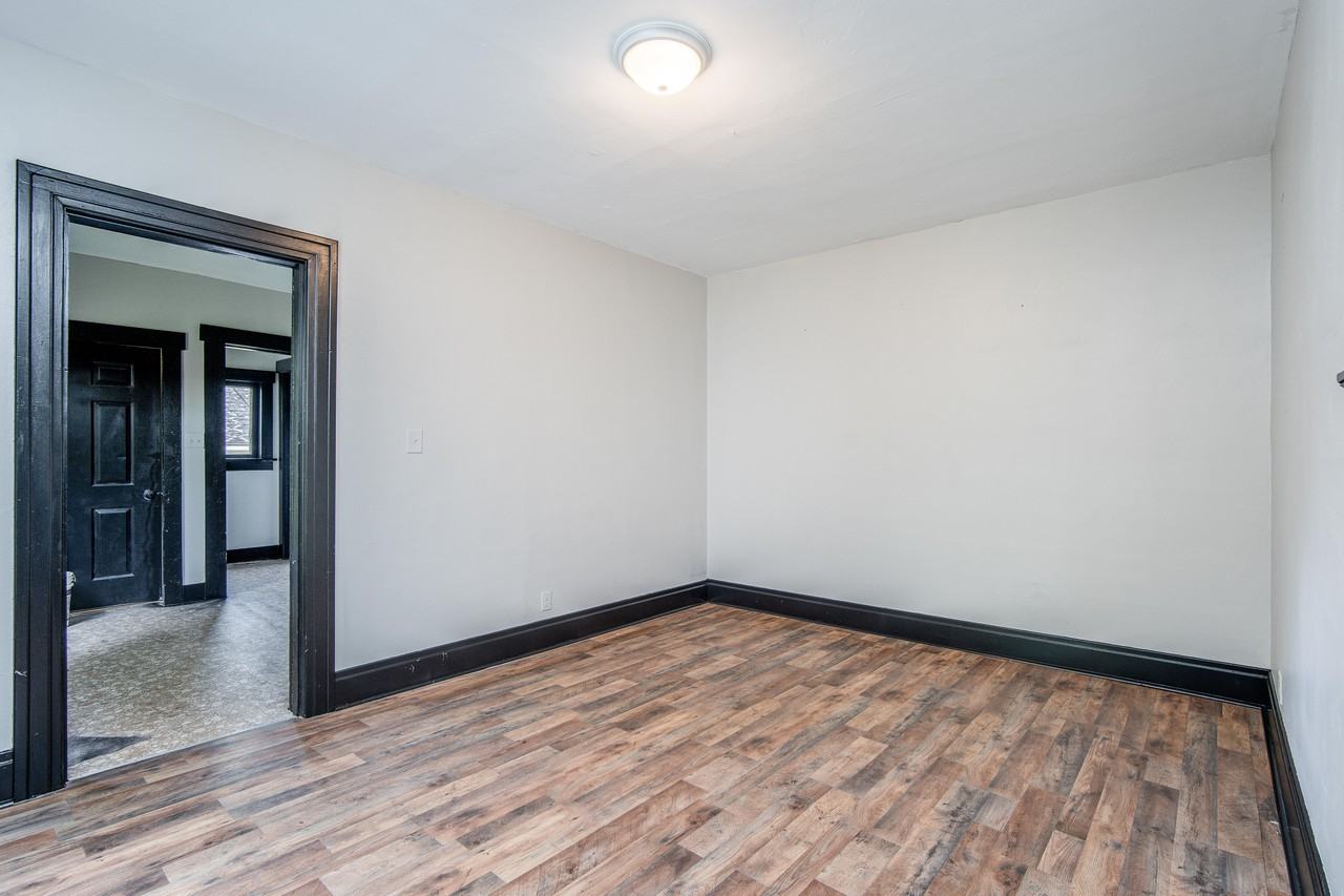 92 Victor Ave - Photo 2 of 2