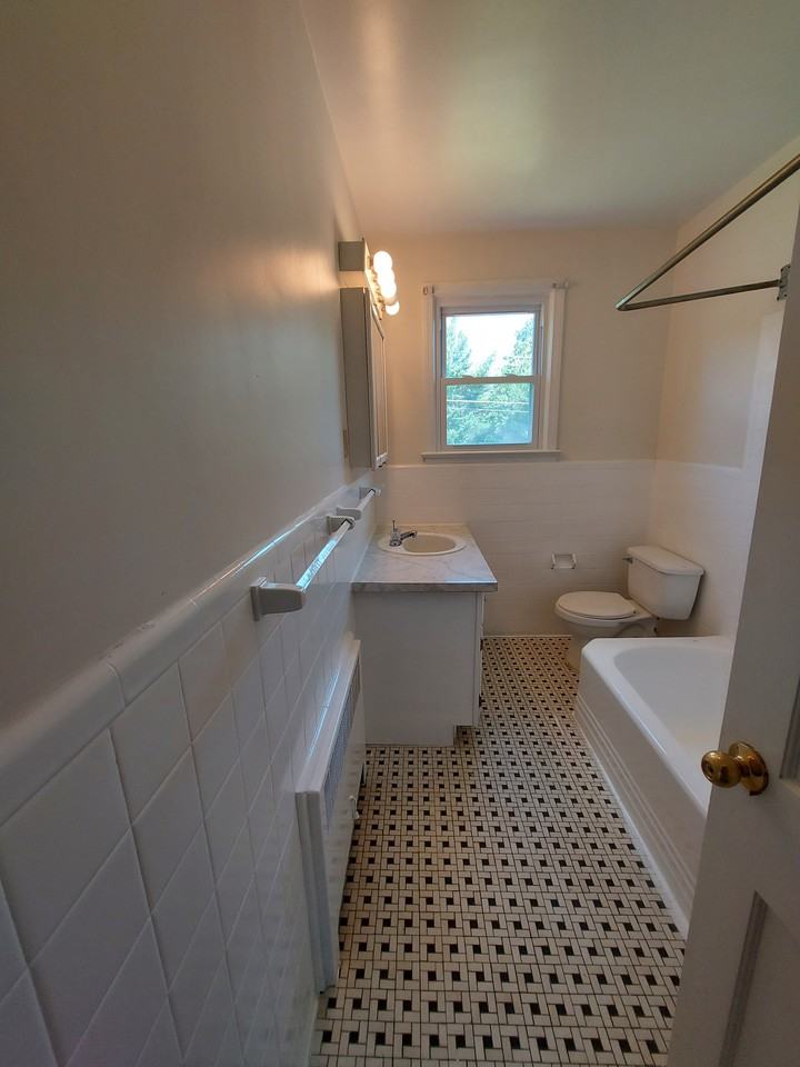 3209 Leslie Ave - Photo 2 of 17