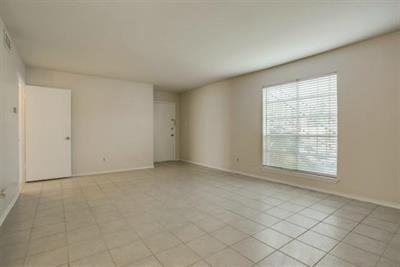 4110 Ridglea Country Club Dr - Photo 3 of 16