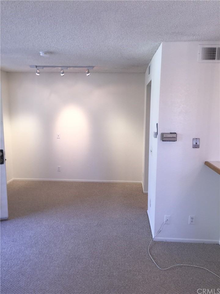 26172 Sanz #B213 - Photo 7 of 12