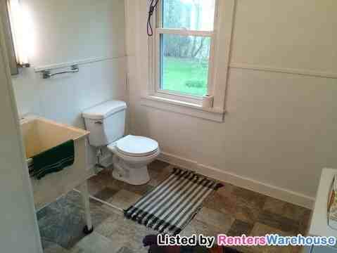 1085 E 170th St - Photo 3 of 11
