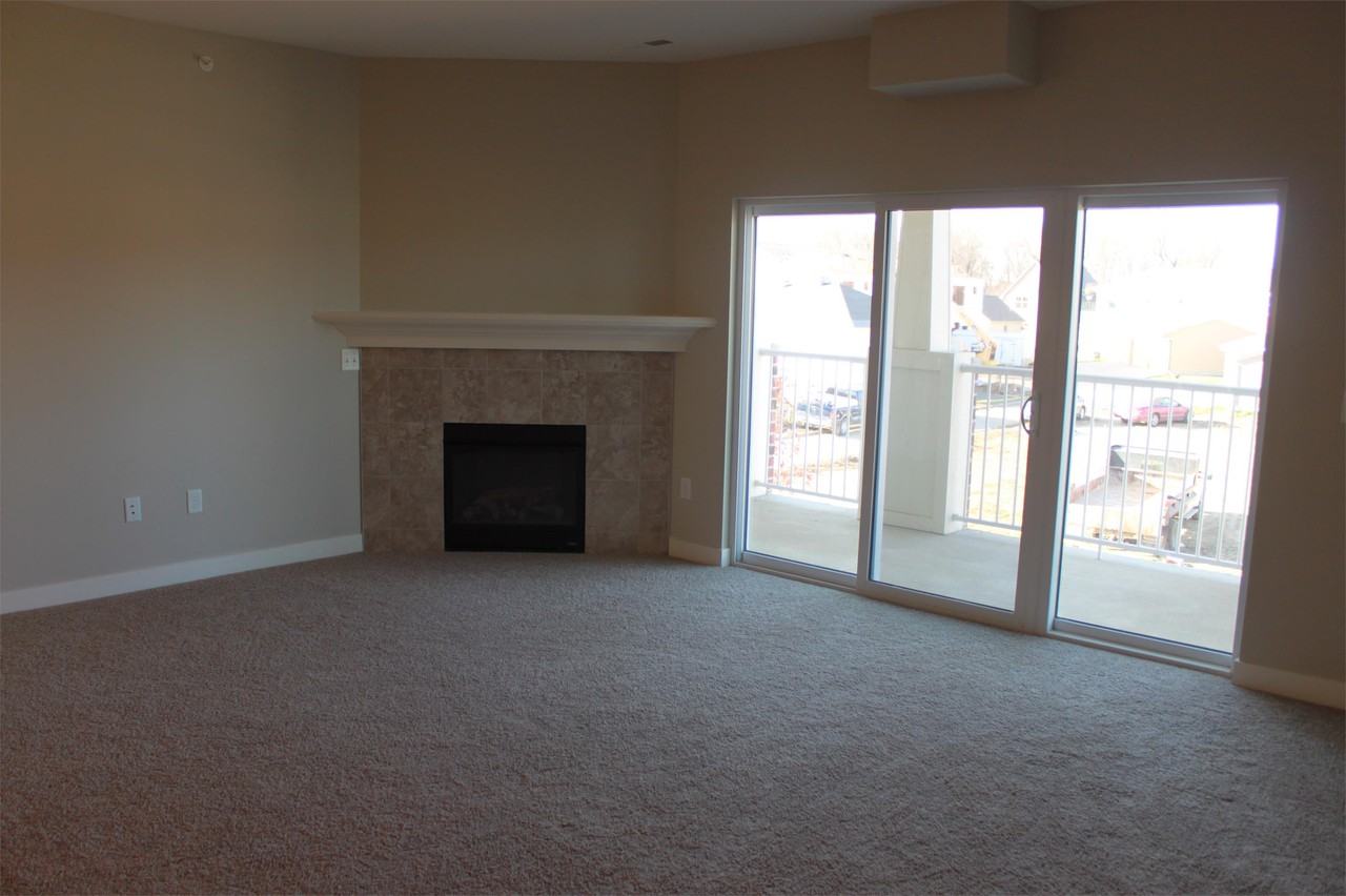 1563 Mccleary Ln #1563-1F - Photo 4 of 18