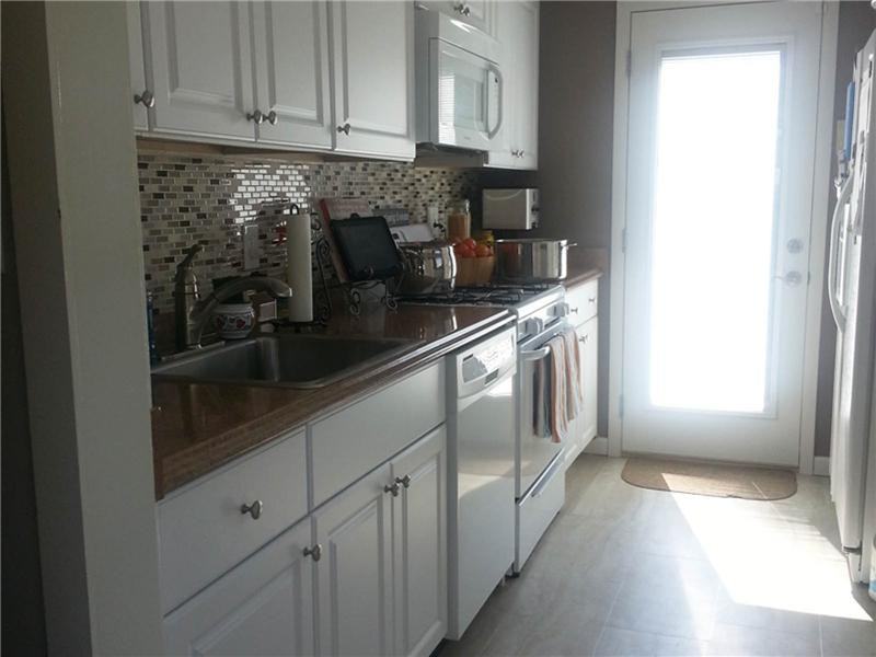 953 Gardiner Dr - Photo 3 of 16