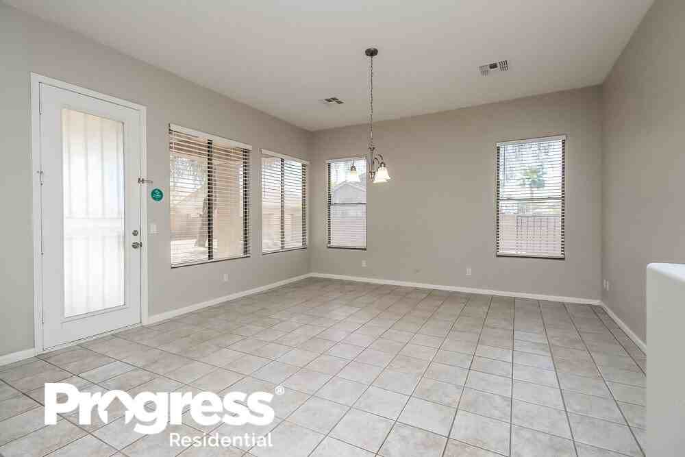 11021 E Dover St - Photo 6 of 16