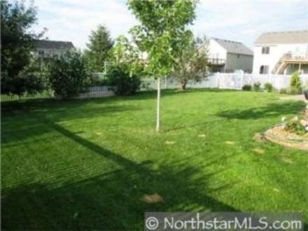 1109 Larch St - Photo 2 of 34