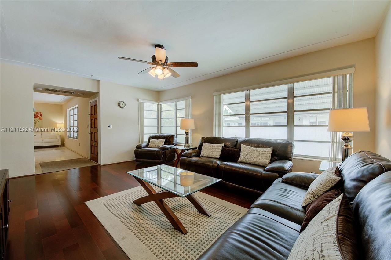 9500 Carlyle Avenue - Photo 2 of 24