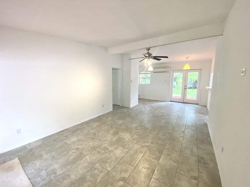 4030 Corrine Dr - Photo 3 of 18