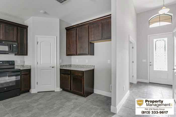 11548 Weaver Hollow Rd - Photo 3 of 24