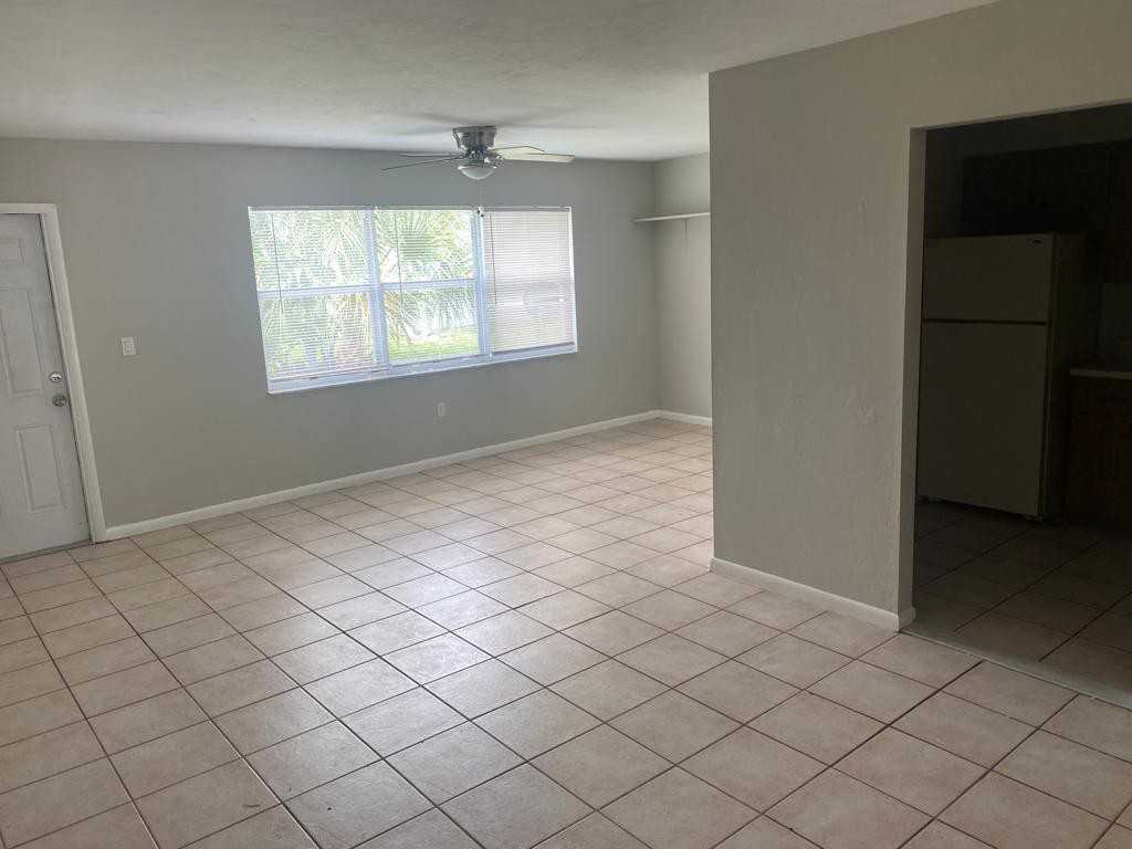 1418 Southeast 8th Terrace #6 - Photo 5 of 12