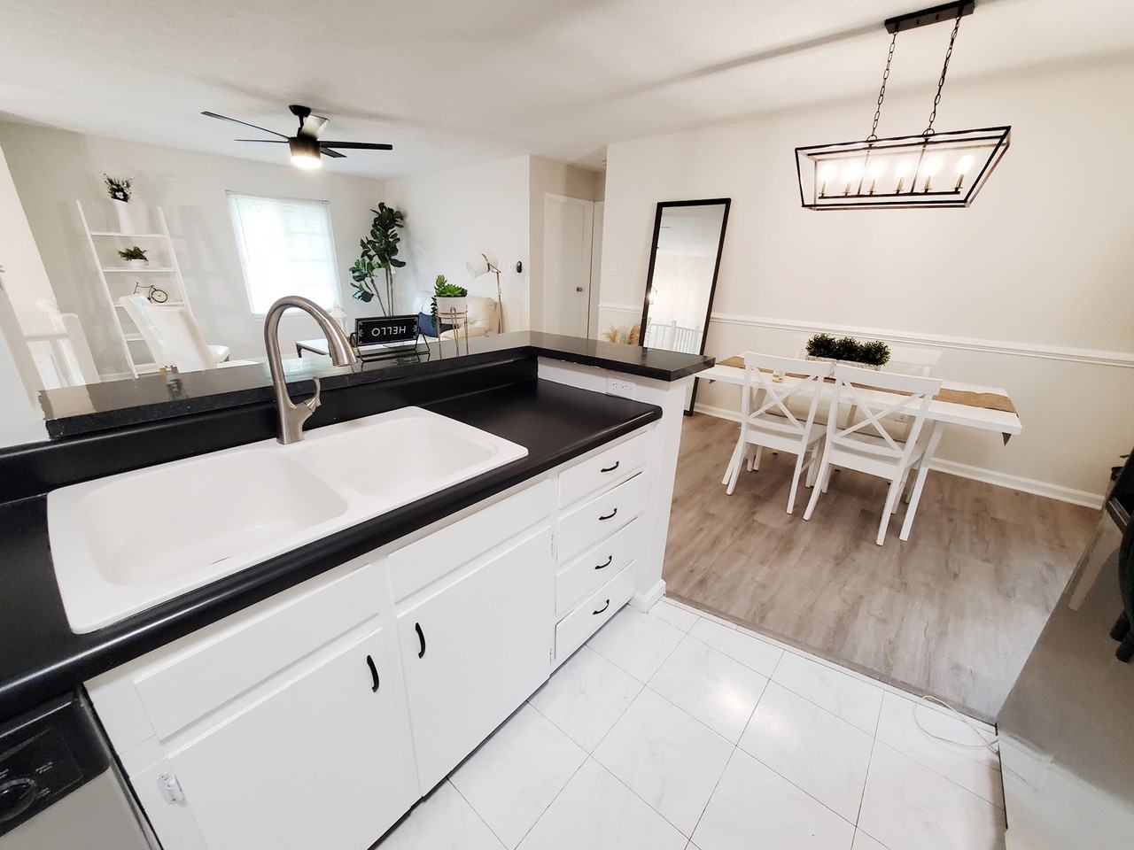 2824 Henslowe Dr - Photo 4 of 43