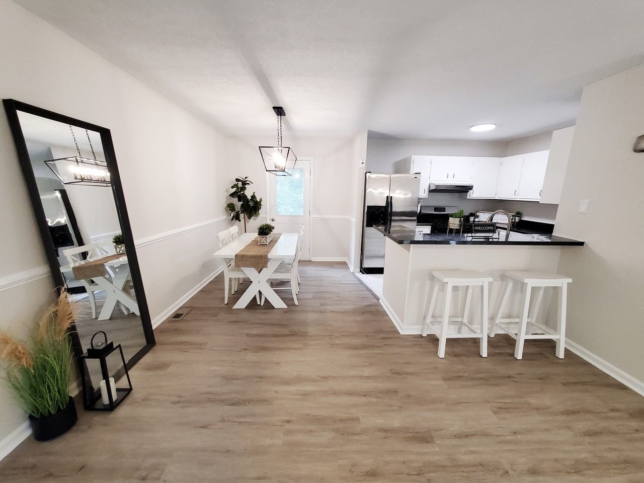 2824 Henslowe Dr - Photo 5 of 43