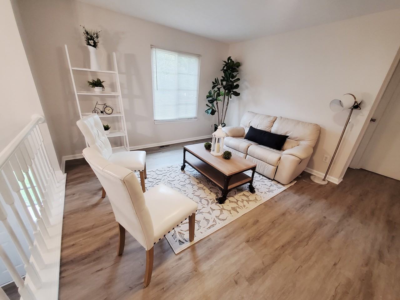 2824 Henslowe Dr - Photo 6 of 43