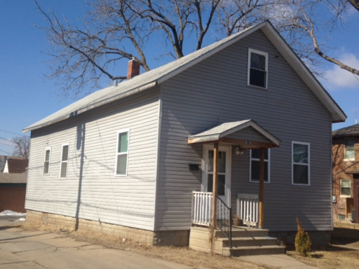 912 S 31st St - Photo 2 of 3