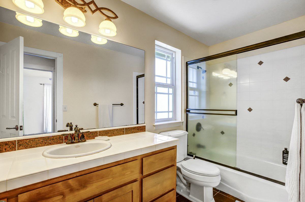 612 Chief Kelly Dr #1 - Photo 5 of 23