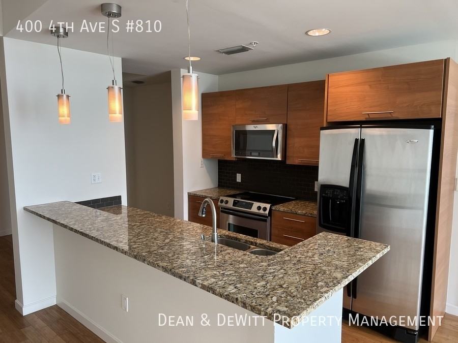 400 4th Avenue South - Photo 6 of 18