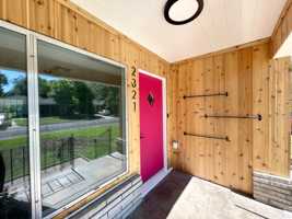 featured image of 2321 Glendale Dr