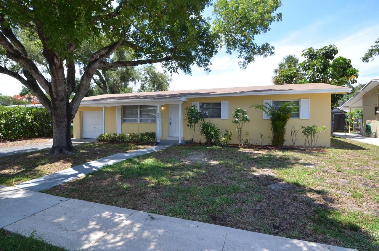 2721 Sw 16th Ct - Photo 2 of 21