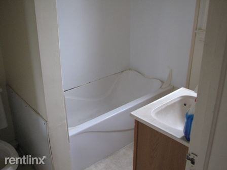 1426 W Michigan Ave - Photo 3 of 16