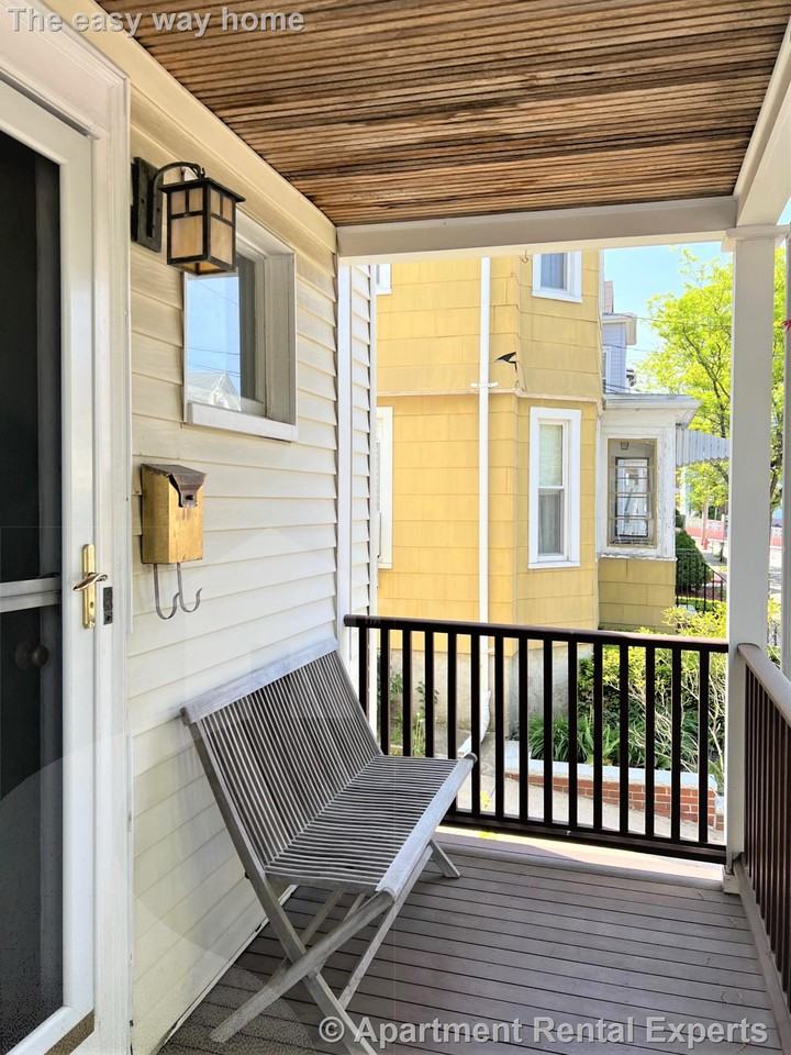 46 Montrose St - Photo 2 of 22