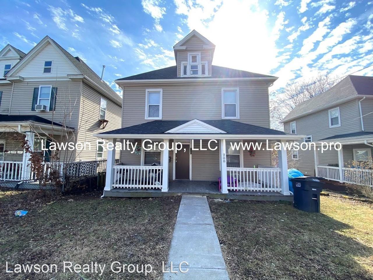 1208 Chapman Ave Sw - Photo 2 of 32