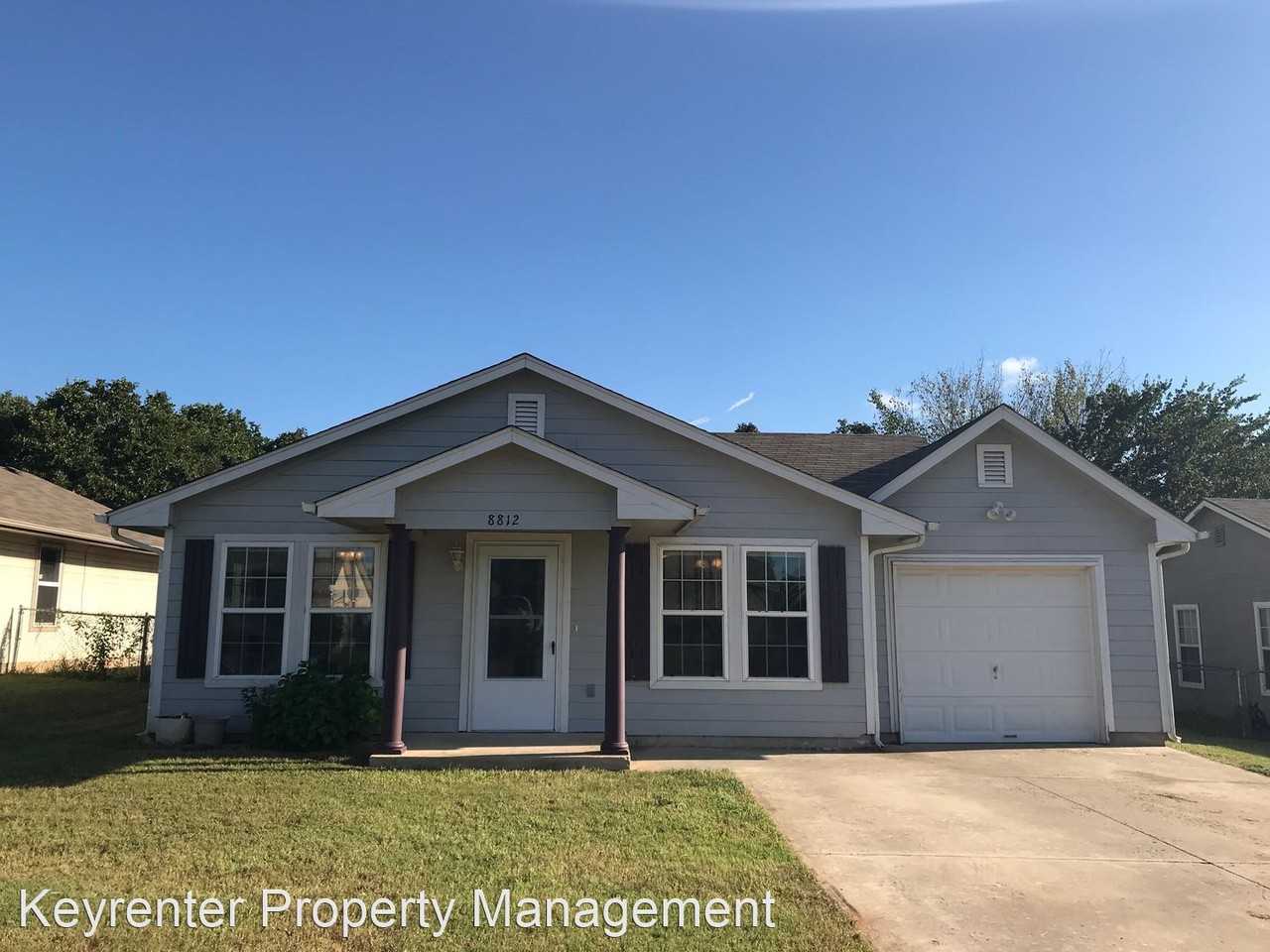 8812 Ne 45th St - Photo 3 of 32