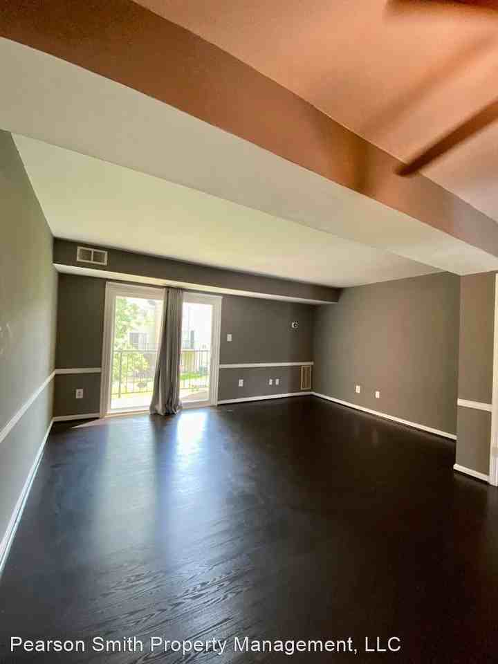 1049 Brixton Ct - Photo 2 of 9