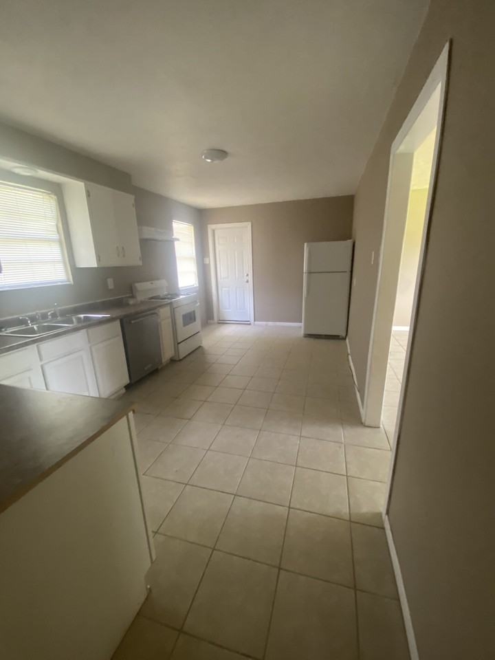 2901 Rose Ln - Photo 7 of 18