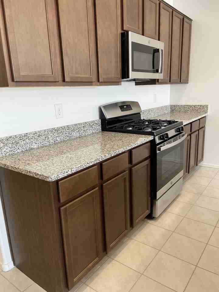 261 E Tahiti Dr - Photo 3 of 18