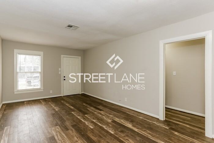 10406 Wiggins St - Photo 3 of 15