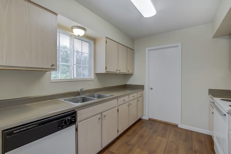 Prinwood Place - Photo 4 of 25